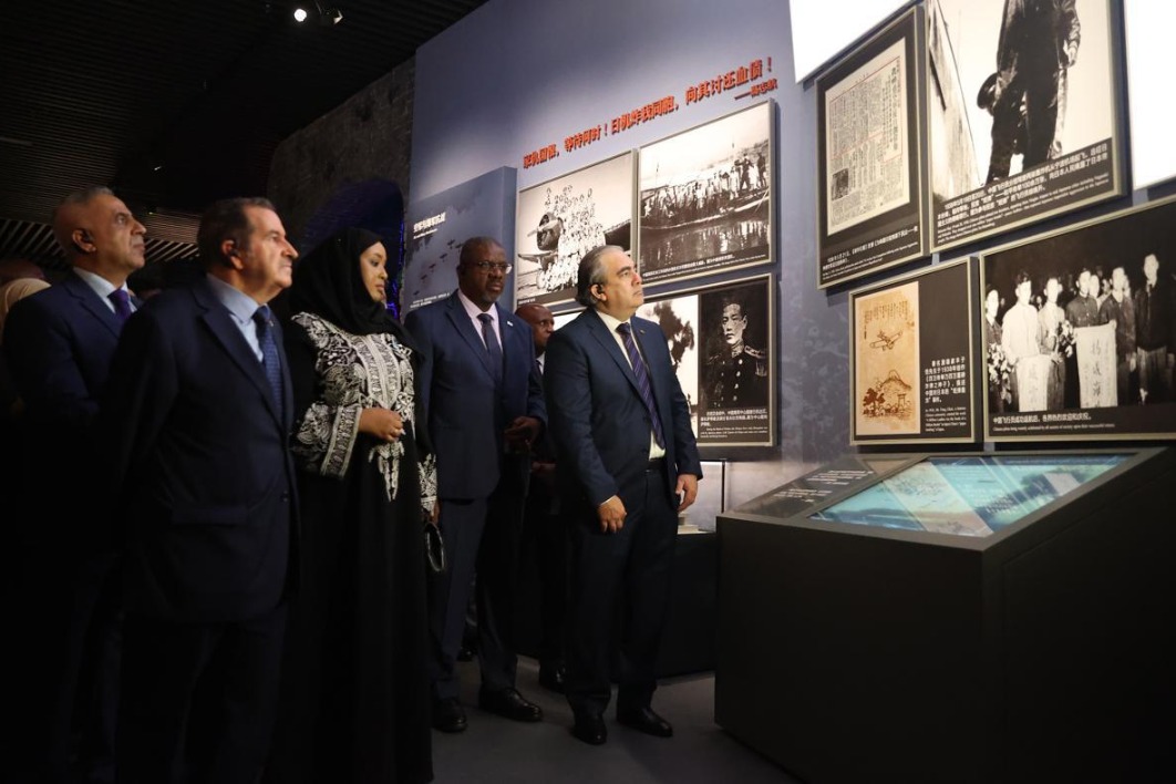 Chinese people's heroic victory praised